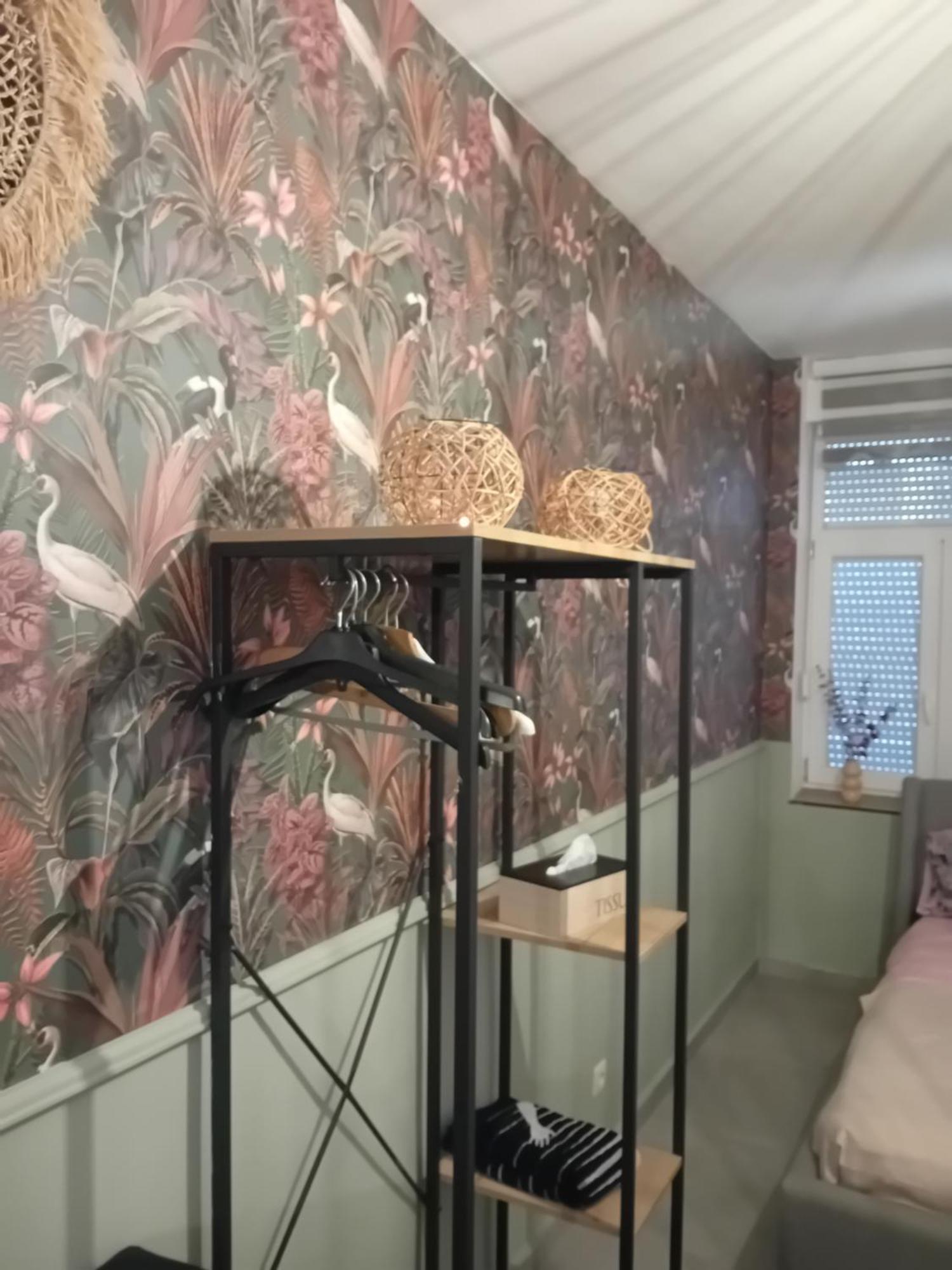 Studio Meuble 4Km Aeroport Шарлеруа Екстер'єр фото