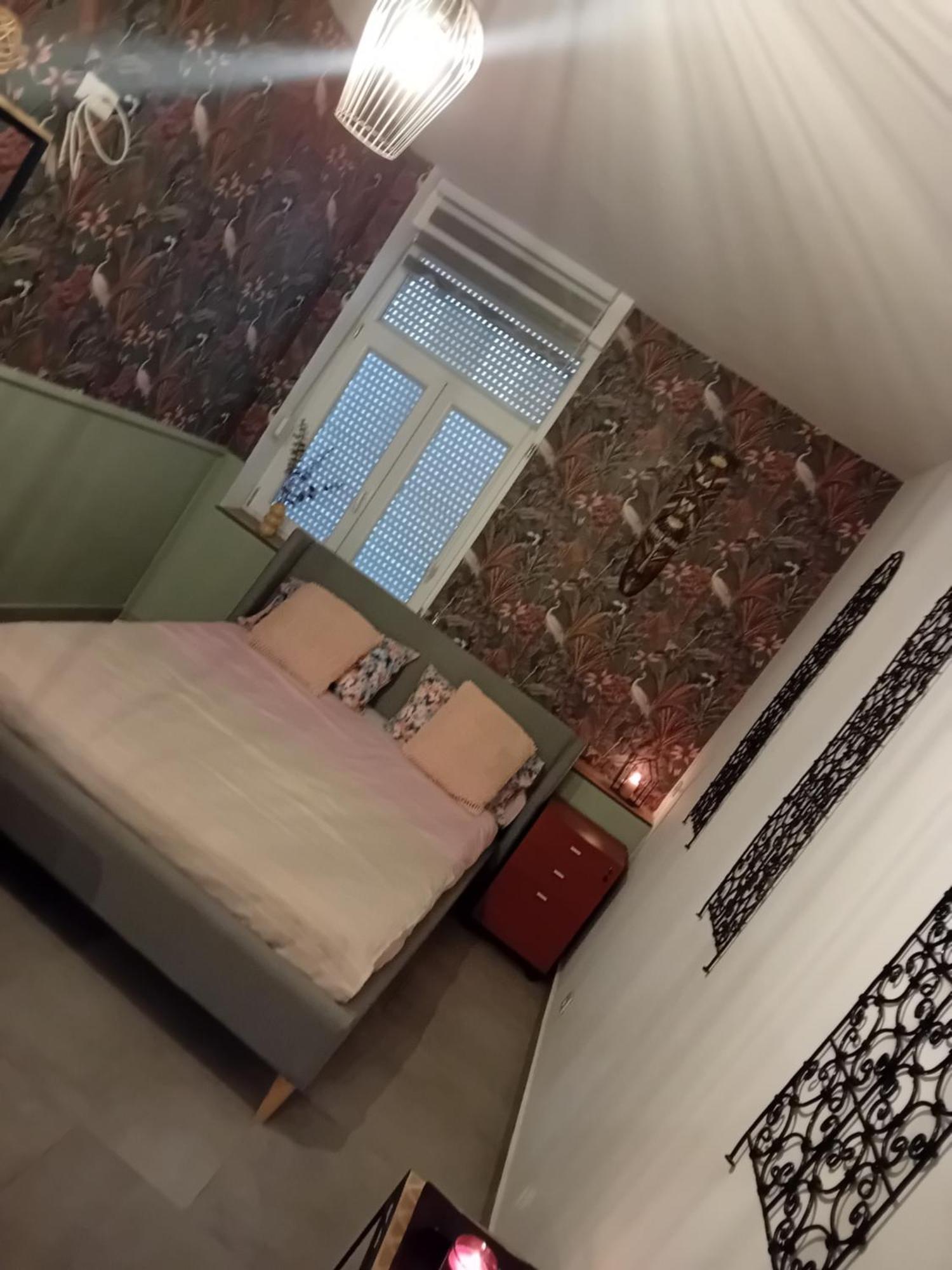 Studio Meuble 4Km Aeroport Шарлеруа Екстер'єр фото